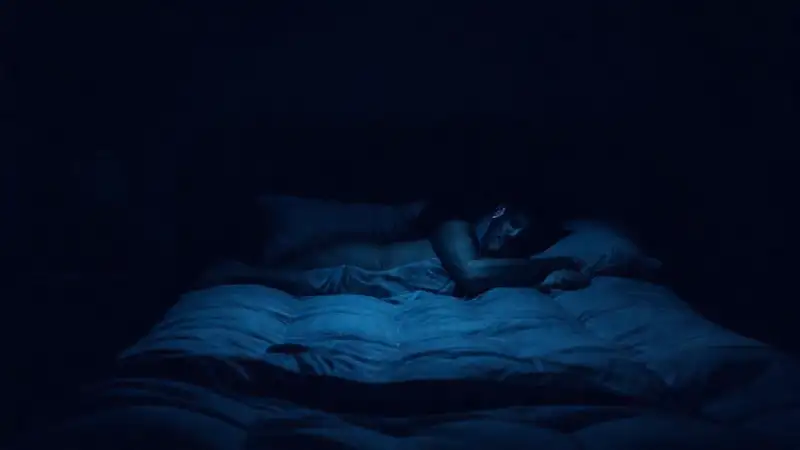 Un dormitorio oscuro genera inquietud y malestar