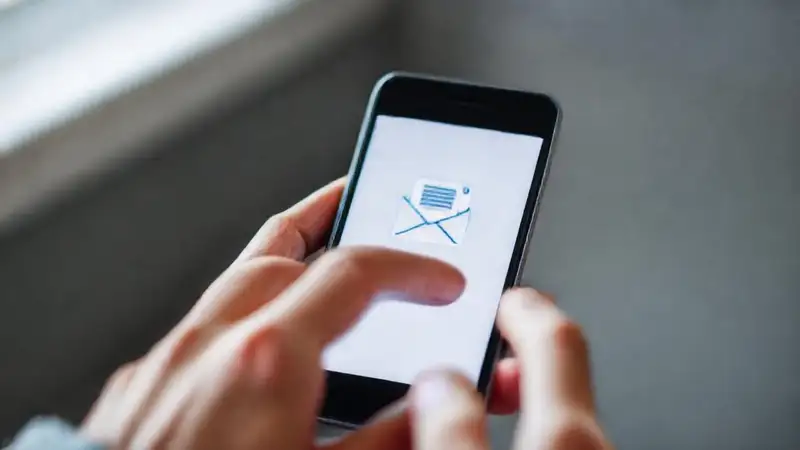 Manos usan voz digital para leer