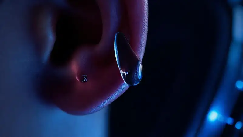 Oreja técnica, agua, audio y detalle