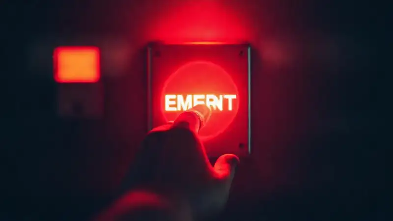 Botón de emergencia en escena urgente