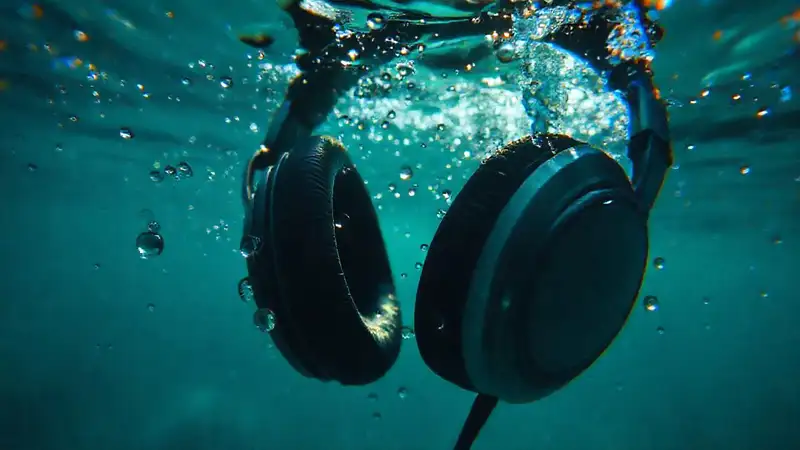 Auriculares sumergidos